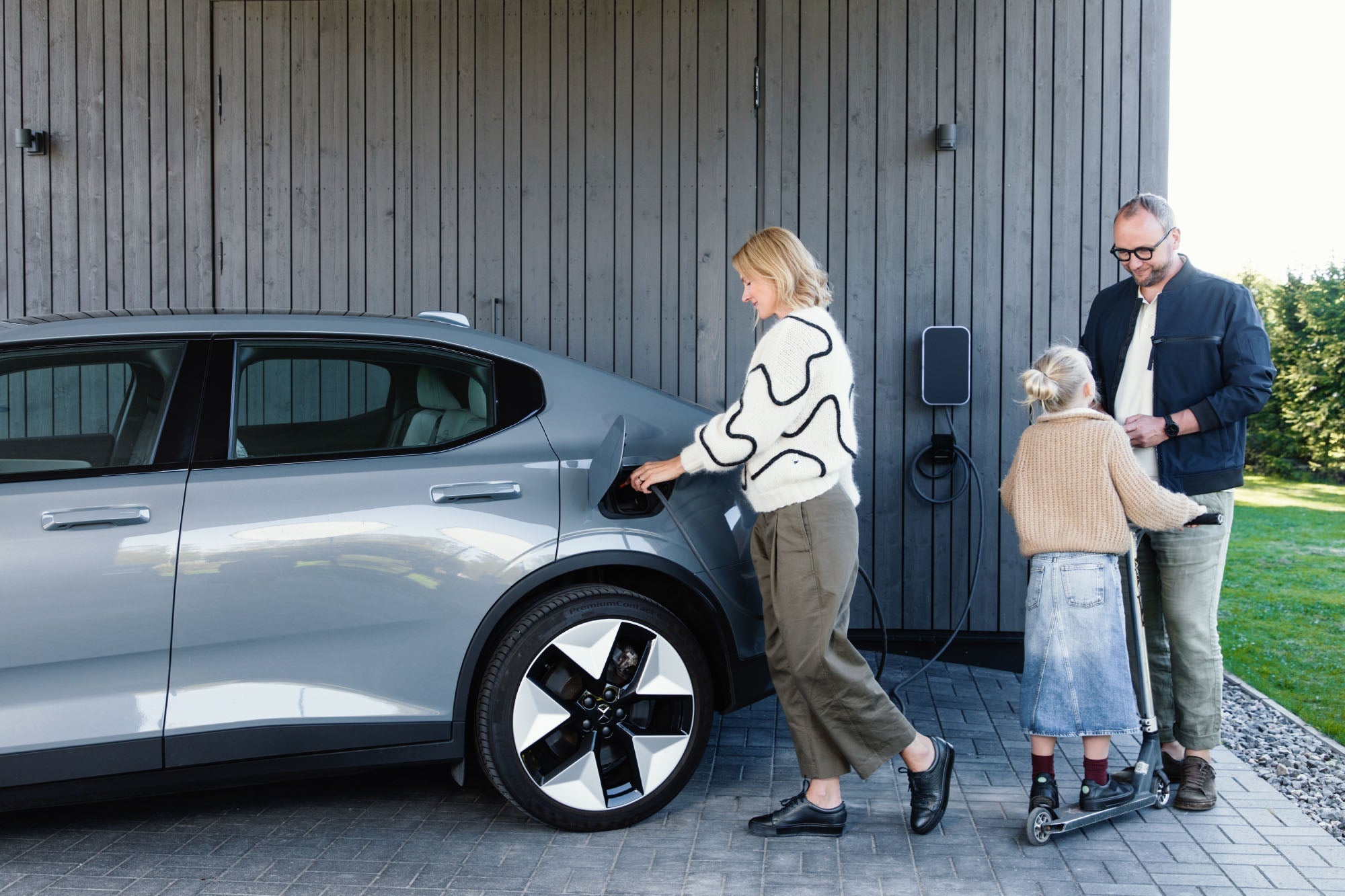 Skoda sähköauton lataaminen kotona 2026: Miten pörssisähkön uusi varttihinnoittelu vaikuttaa latauskustannuksiin?